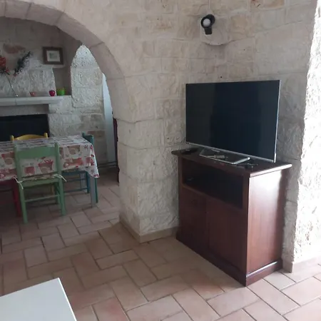 Trullo La Petrosa צ'יסטרנינו